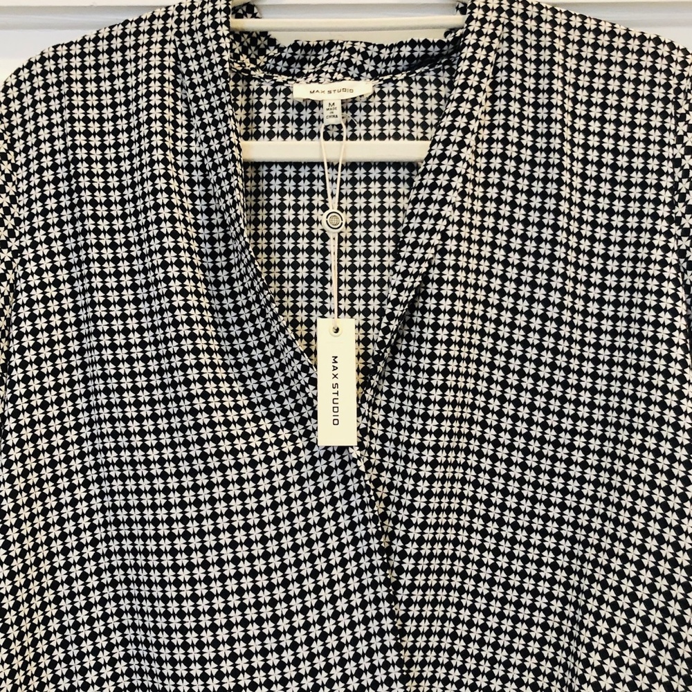 NWT Max Studio Long Sleeve Wrap Top - Picture 2 of 5